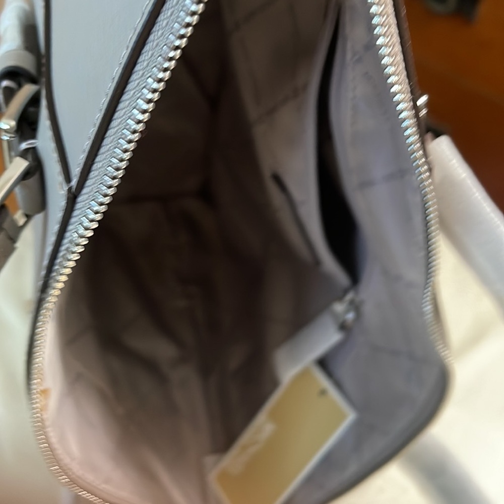 MICHAEL KORS Large TZ Tote PEARL GRAY - Picture 8 of 9